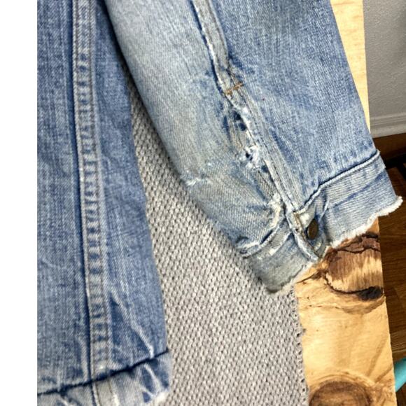 Levi's Vintage Sherpa Lined Denim Jacket Men 44 Blue Trucker Distressed Snap - Picture 10 of 13